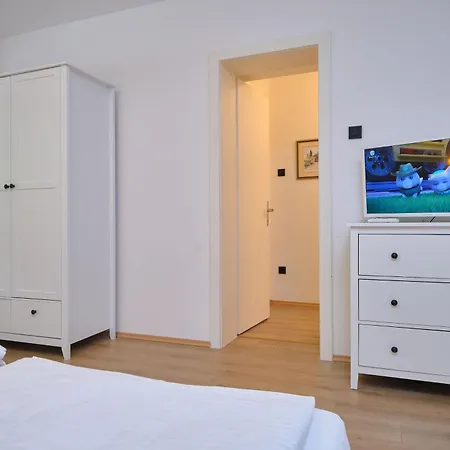 Fuer 4 Personen Ca, 80 M Sup2 In Split, Dalmatien Gespanschaft Dalmatien Apartment *
