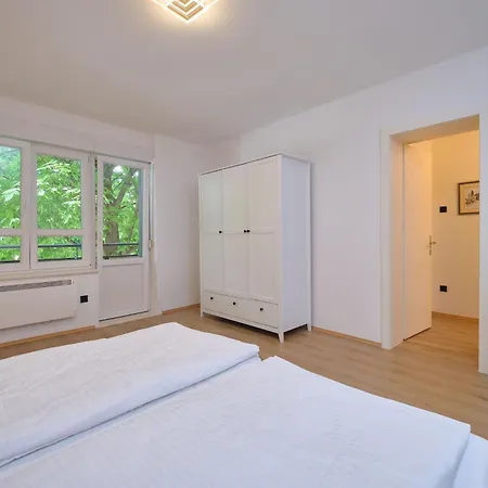 Appartement Fuer 4 Personen Ca, 80 M Sup2 In Split, Dalmatien Gespanschaft Dalmatien *